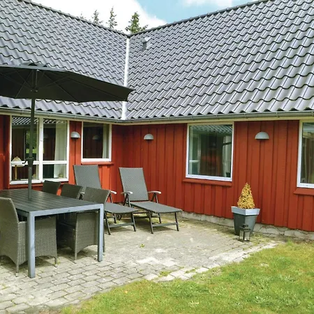 Pet Friendly In *