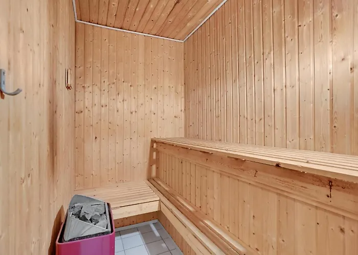 Pet Friendly In *